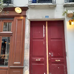 https://cosy-2-pices-typiquement-ien-notre-dame.fr-paris.fr