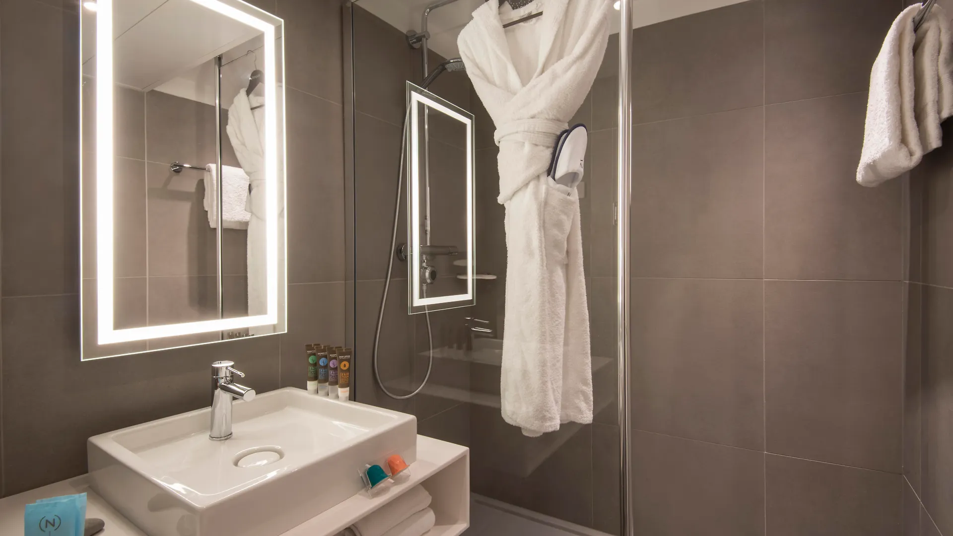 Novotel Nice Centre Vieux Nice 4*,